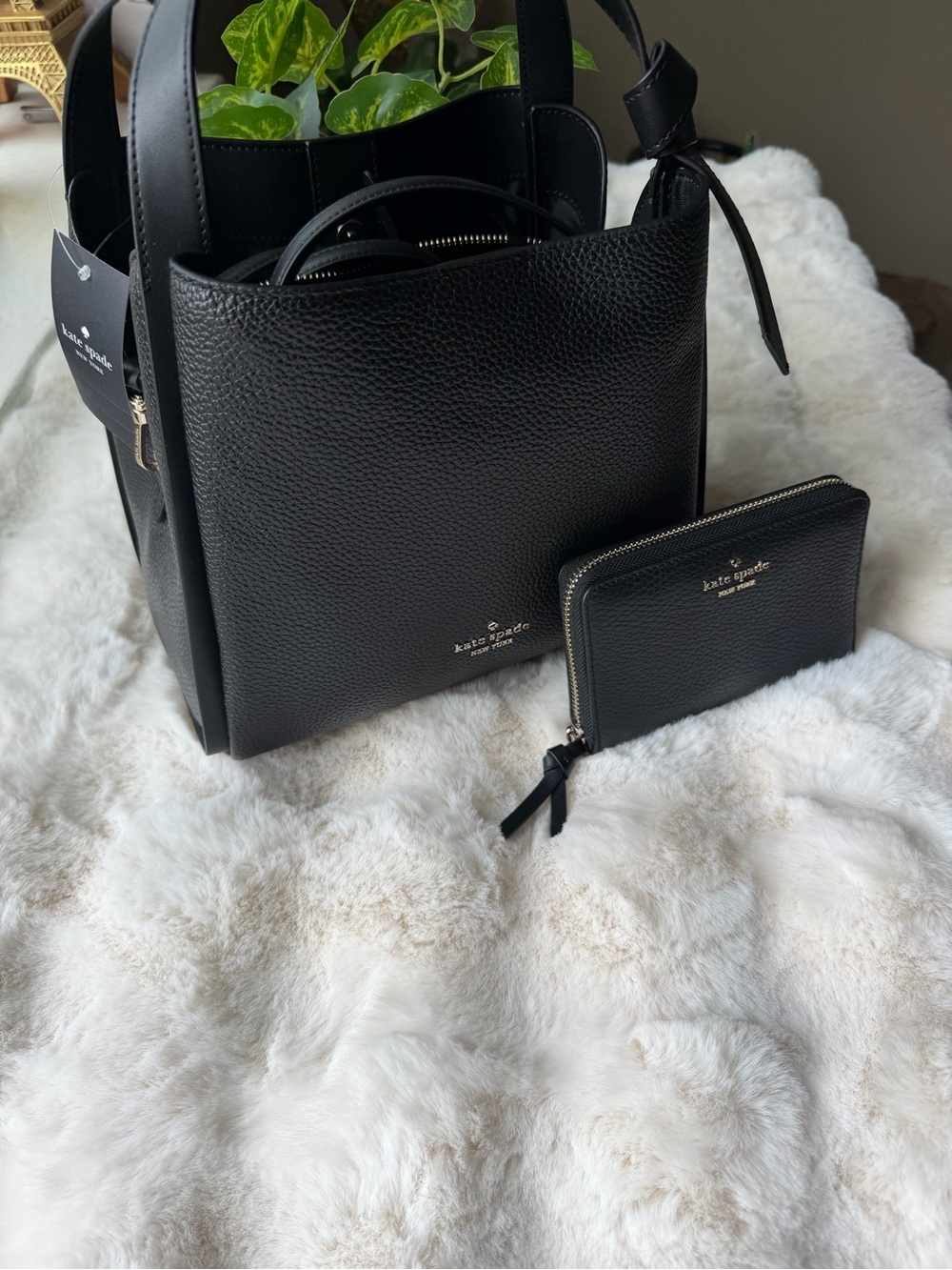 Kate Spade Knott Medium Crossbody Tote Bag Pebbled Leather & Purse set.NWT - Picture 2 of 9
